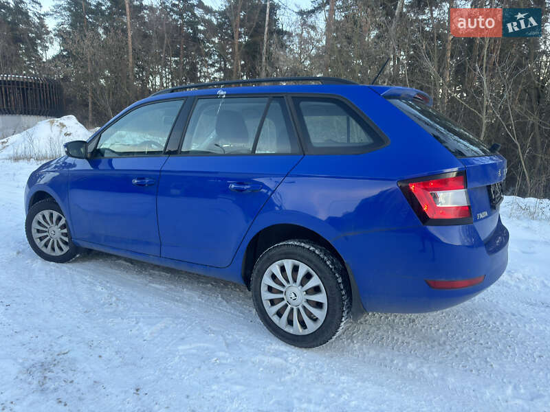 Универсал Skoda Fabia 2021 в Киеве