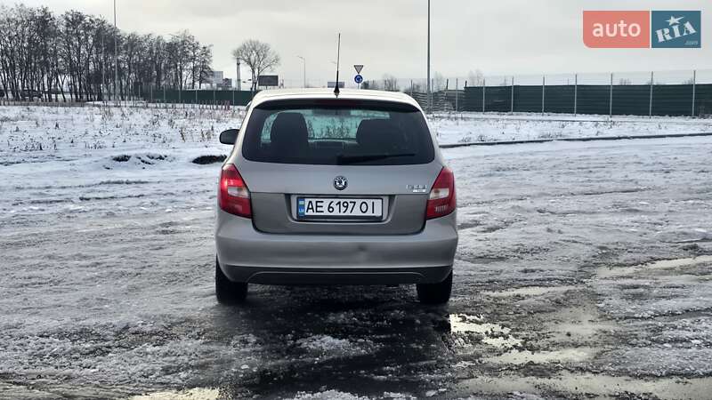 Універсал Skoda Fabia 2009 в Дніпрі