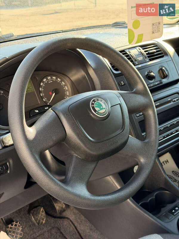 Хэтчбек Skoda Fabia 2011 в Кривом Роге