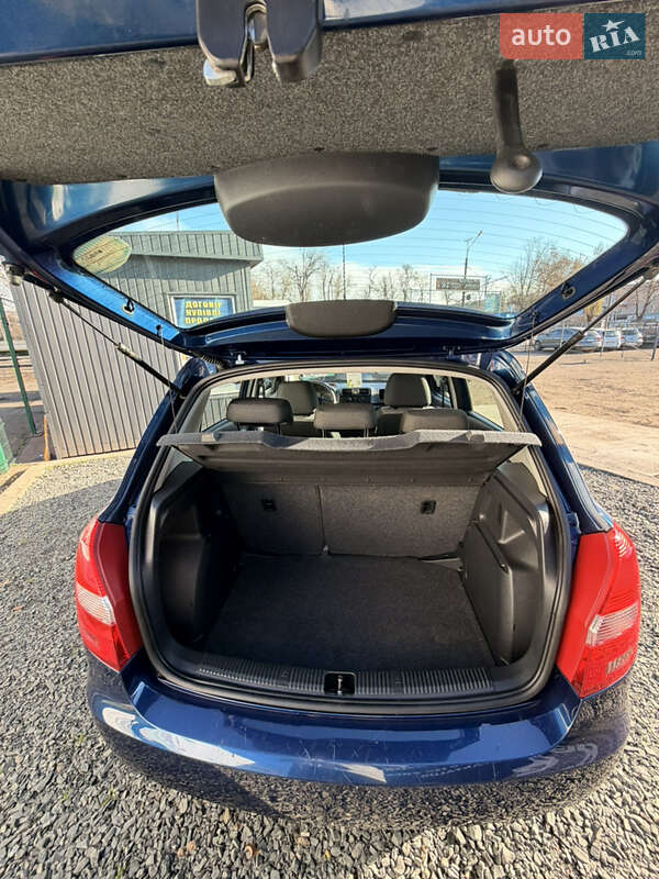 Хэтчбек Skoda Fabia 2011 в Кривом Роге