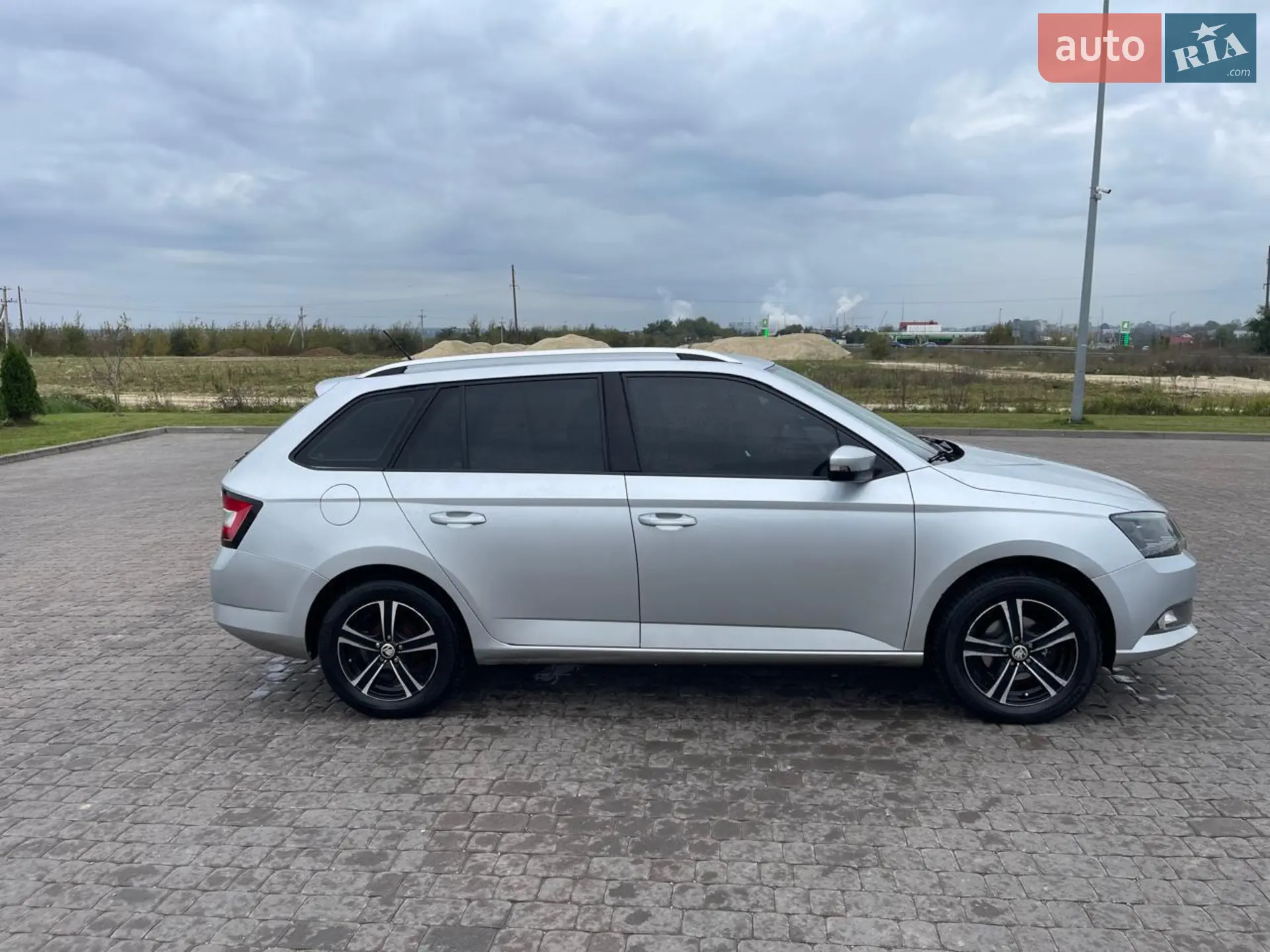 2015 Skoda Fabia - мініатюра 2