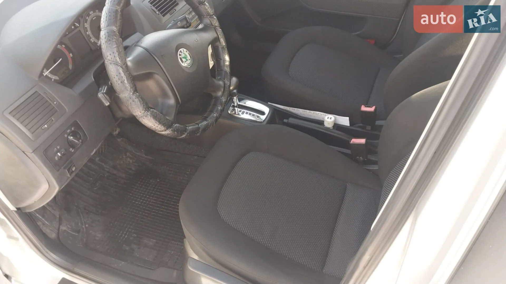 Skoda Fabia 2004 VIN TMBHC26Y254242940 фото оголошення 4 з 15