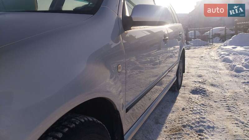 Универсал Skoda Fabia 2004 в Чернигове