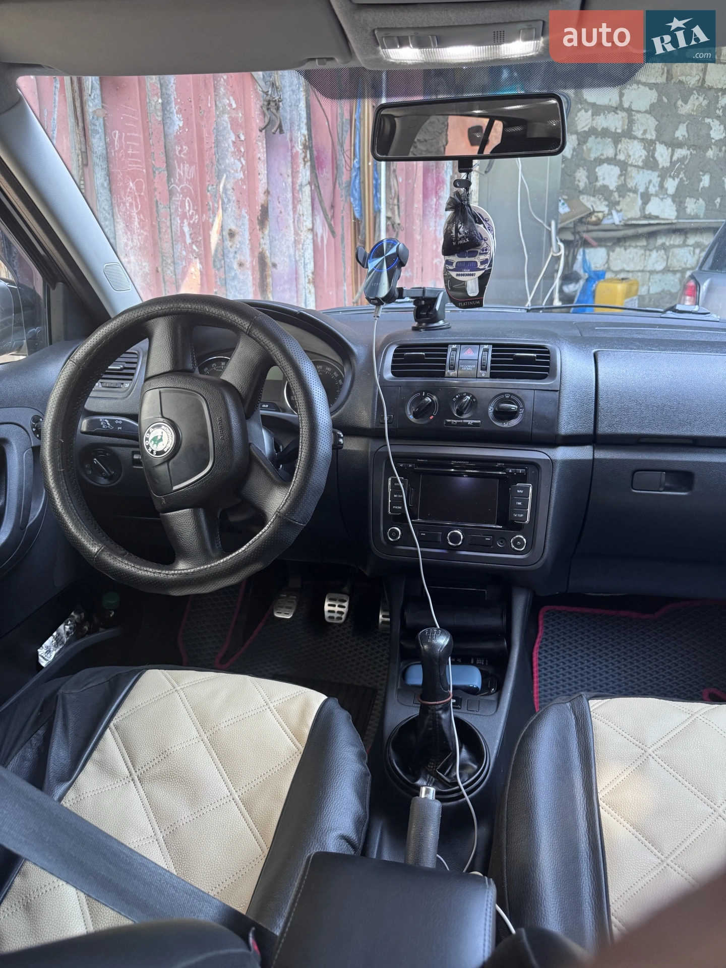 2011 Skoda Fabia - мініатюра 7