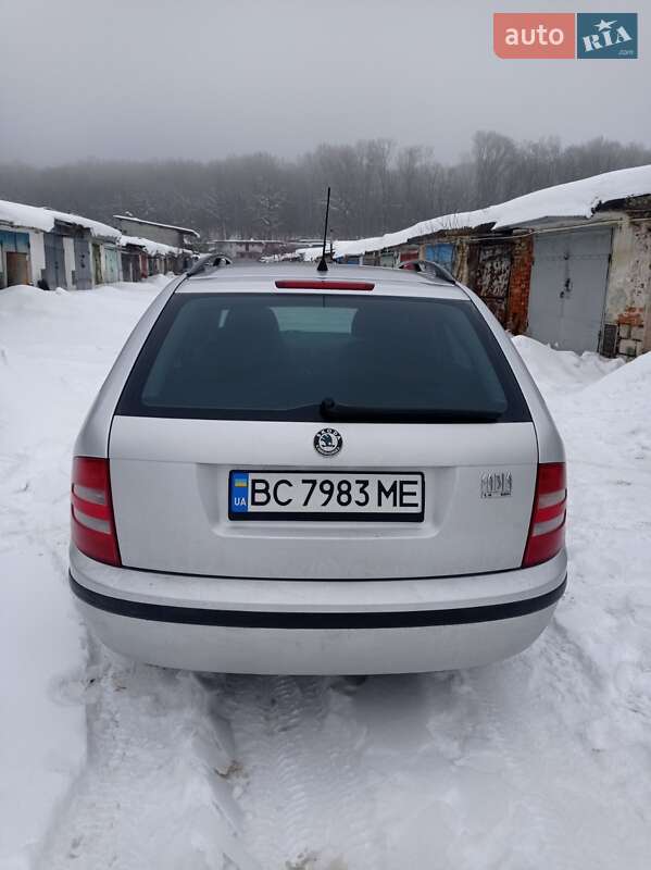 Универсал Skoda Fabia 2001 в Новом Роздоле