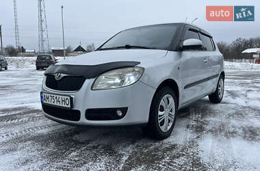 Хэтчбек Skoda Fabia 2007 в Житомире