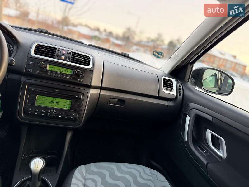 Хэтчбек Skoda Fabia 2009 в Харькове