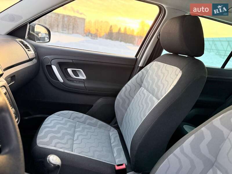 Хэтчбек Skoda Fabia 2009 в Харькове