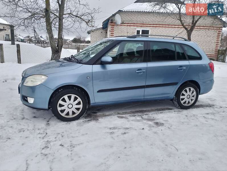 Универсал Skoda Fabia 2009 в Луцке
