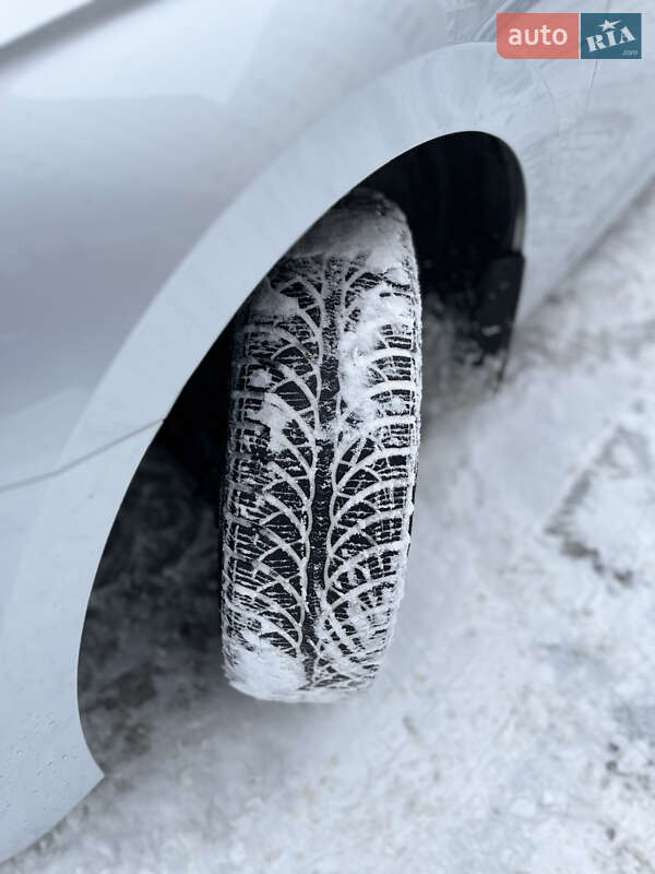 Хэтчбек Skoda Fabia 2024 в Киеве