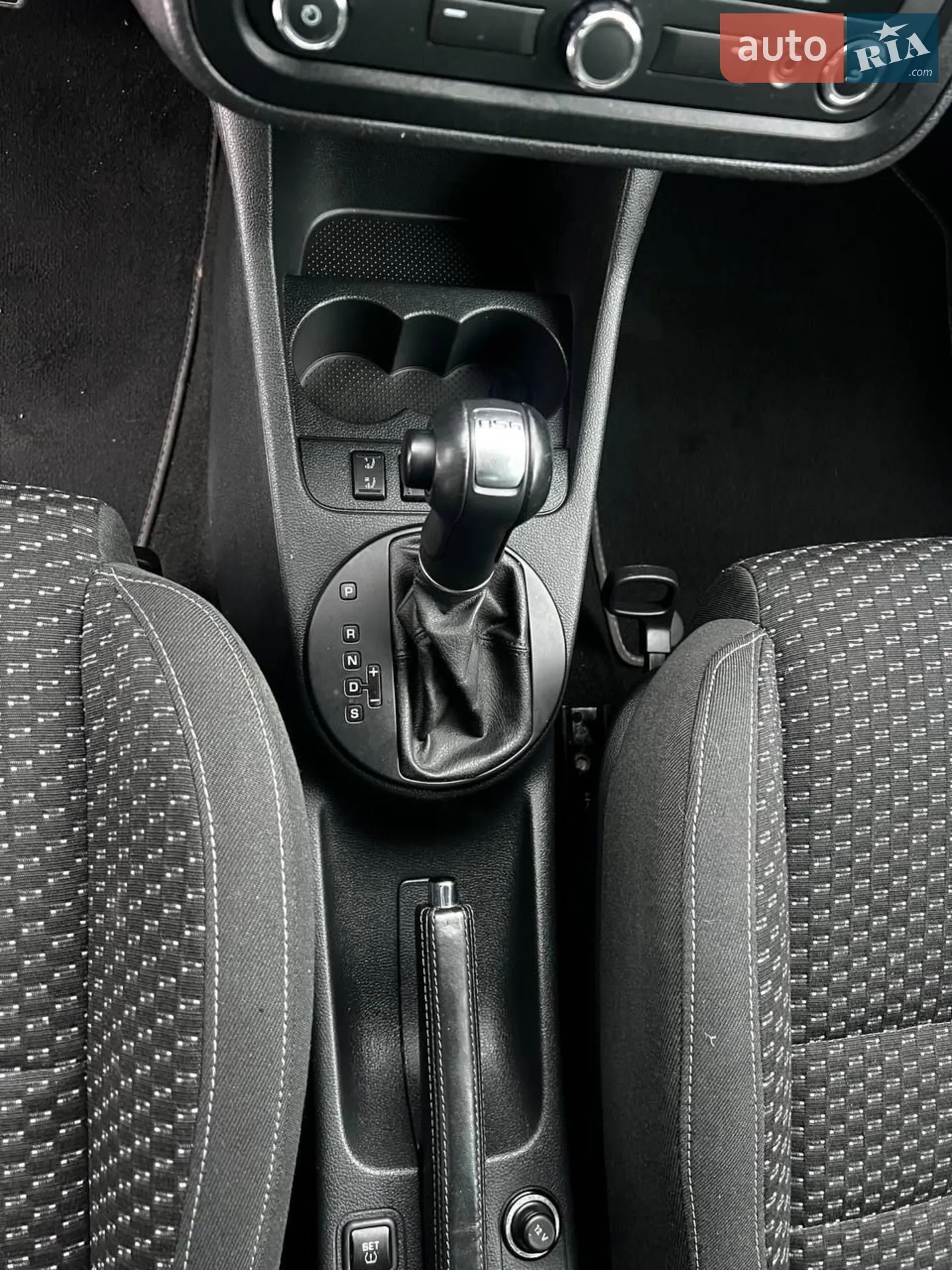 2011 Skoda Fabia - мініатюра 58