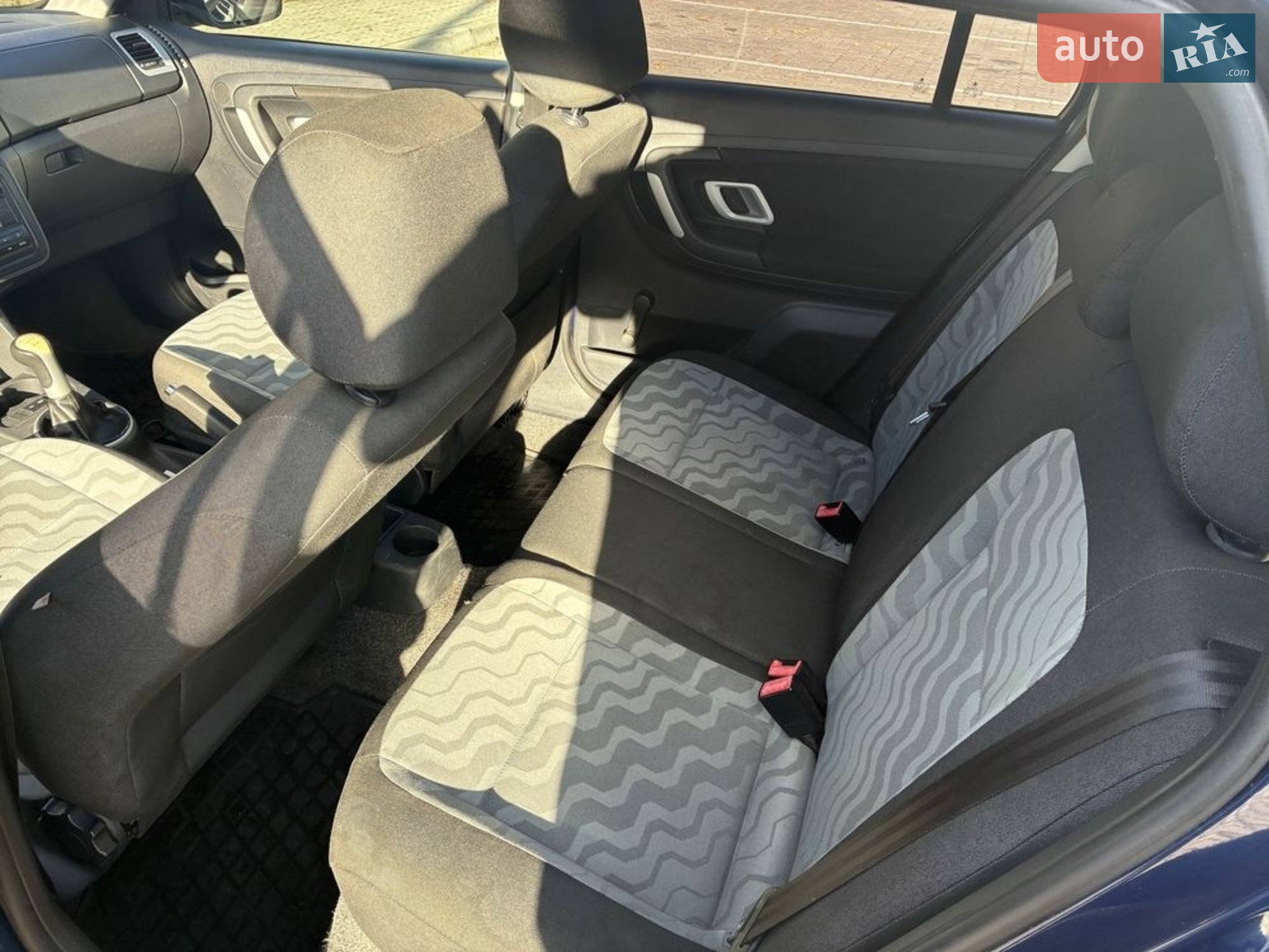 2010 Skoda Fabia - мініатюра 5