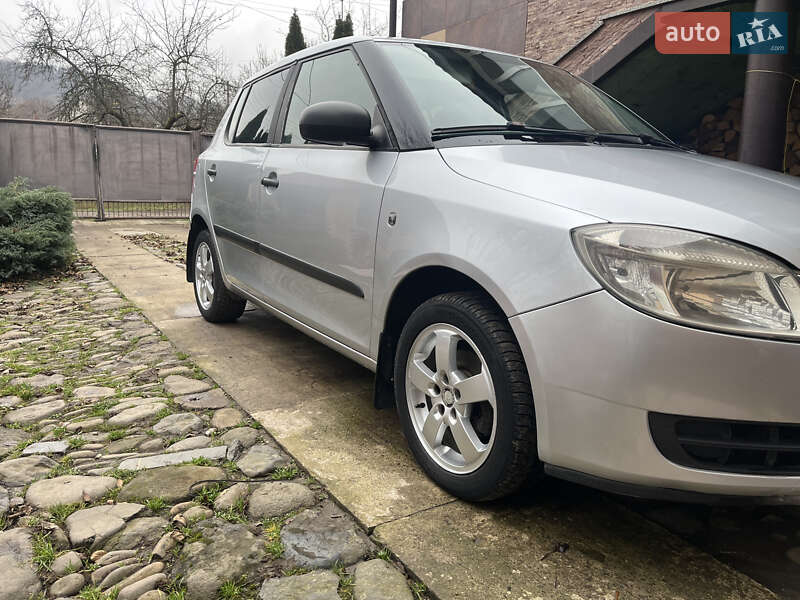 Хэтчбек Skoda Fabia 2008 в Хусте