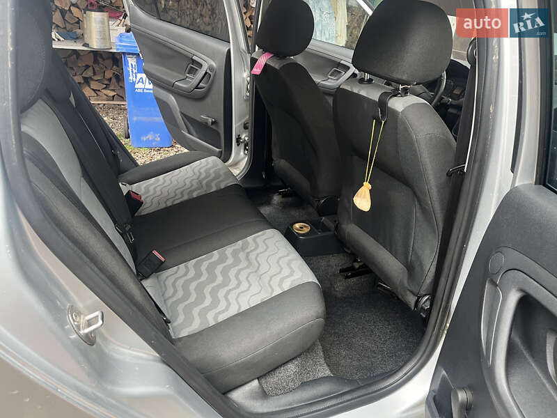 Хэтчбек Skoda Fabia 2008 в Хусте