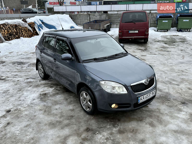 Хэтчбек Skoda Fabia 2007 в Киеве