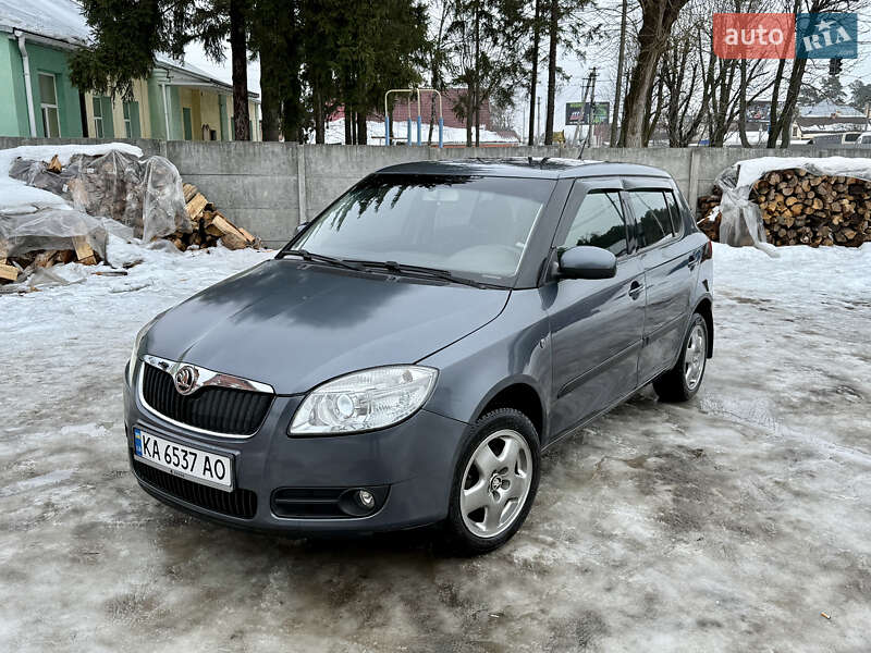 Хэтчбек Skoda Fabia 2007 в Киеве
