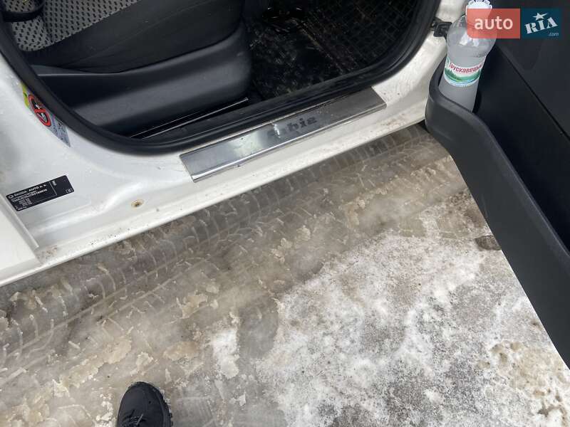 Универсал Skoda Fabia 2011 в Житомире