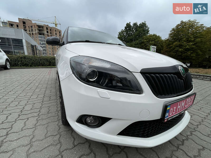 Хэтчбек Skoda Fabia 2012 в Луцке