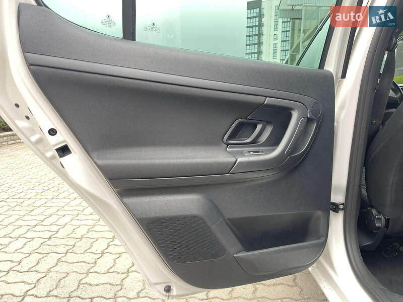 Хэтчбек Skoda Fabia 2012 в Луцке