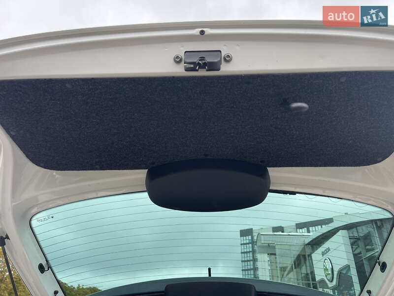 Хэтчбек Skoda Fabia 2012 в Луцке