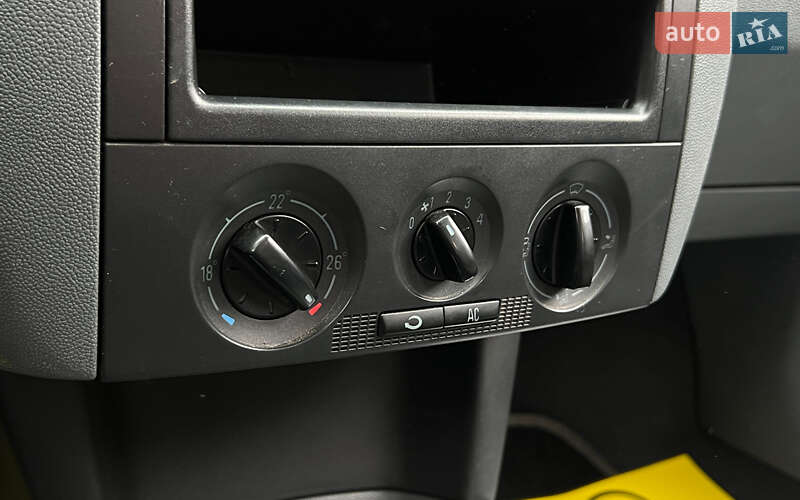 Хэтчбек Skoda Fabia 2002 в Львове