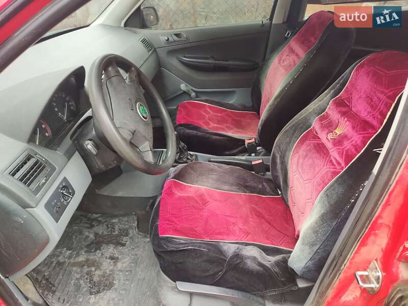 Седан Skoda Fabia 2002 в Тячеве