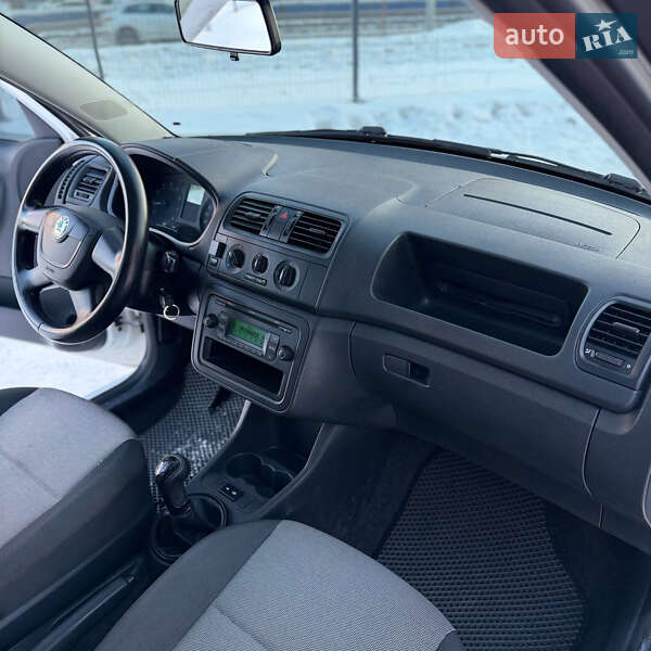 Хэтчбек Skoda Fabia 2012 в Киеве