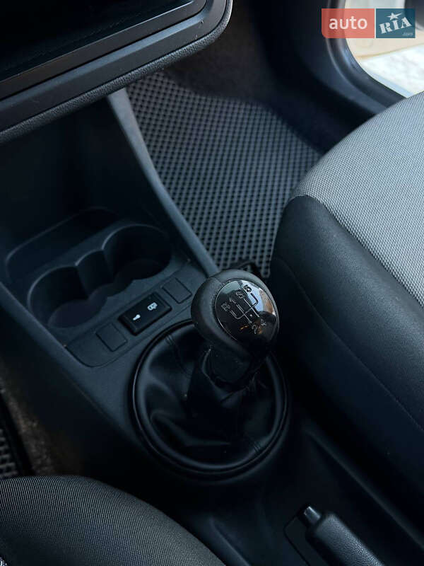 Хэтчбек Skoda Fabia 2012 в Киеве