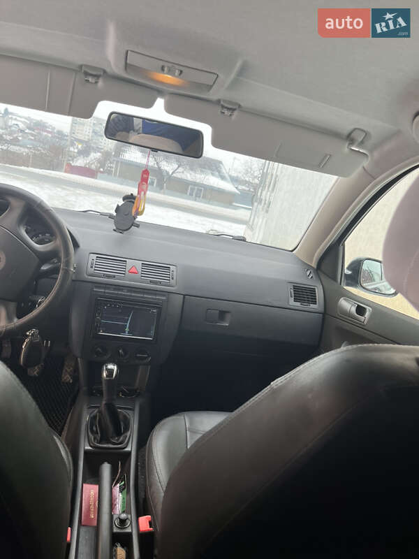 Хетчбек Skoda Fabia 2006 в Волочиську