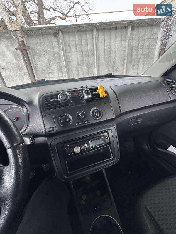Хэтчбек Skoda Fabia 2012 в Лубнах