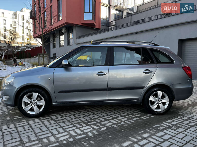 Хэтчбек Skoda Fabia 2013 в Львове