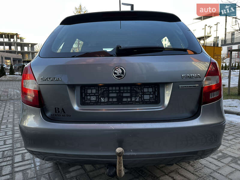 Хэтчбек Skoda Fabia 2013 в Львове