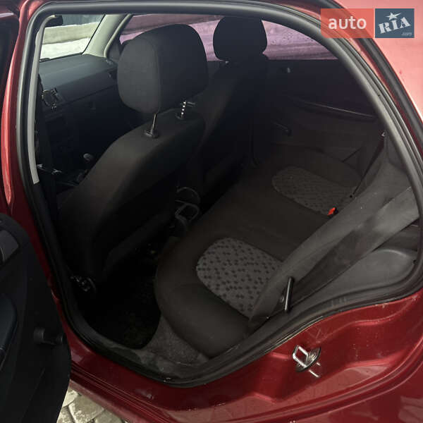 Хэтчбек Skoda Fabia 2006 в Виннице