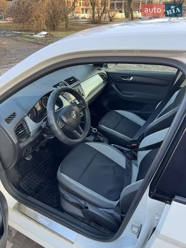 Хэтчбек Skoda Fabia 2016 в Львове