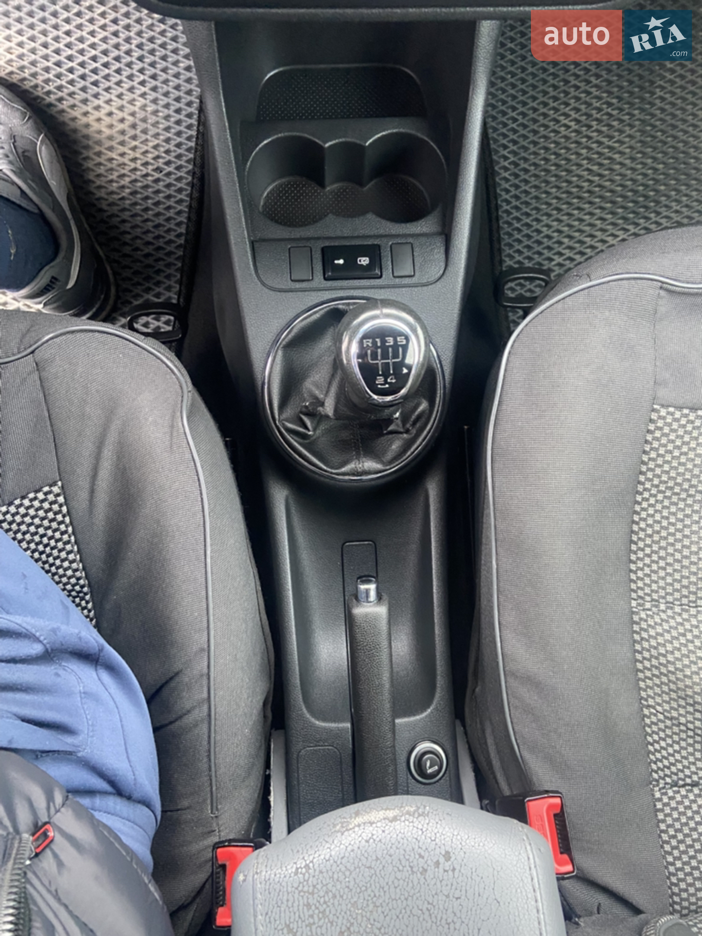 2011 Skoda Fabia - мініатюра 10