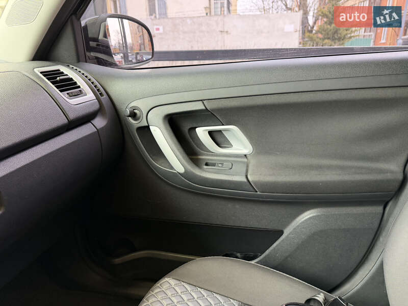 Хэтчбек Skoda Fabia 2008 в Одессе