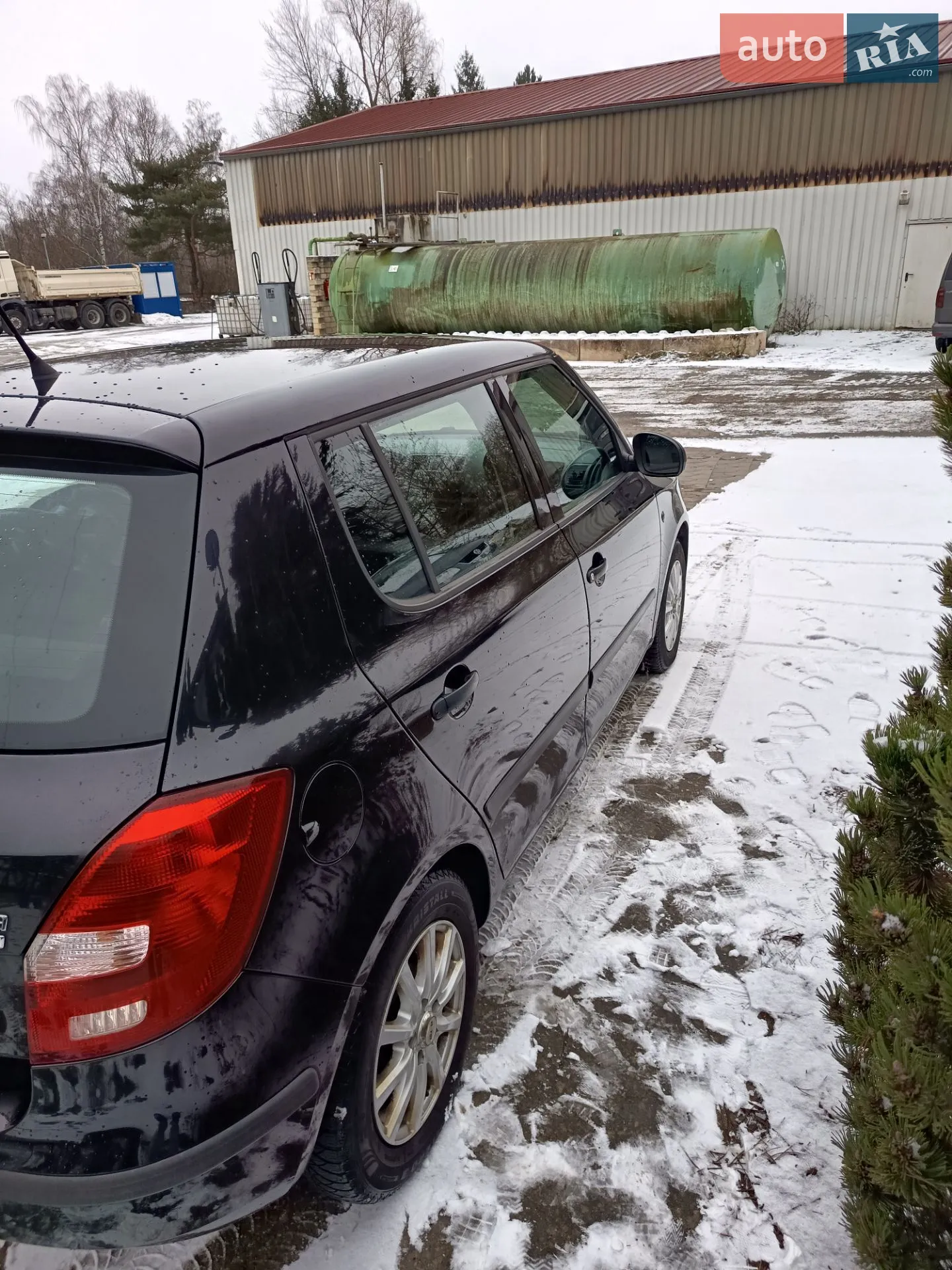 2010 Skoda Fabia - мініатюра 2