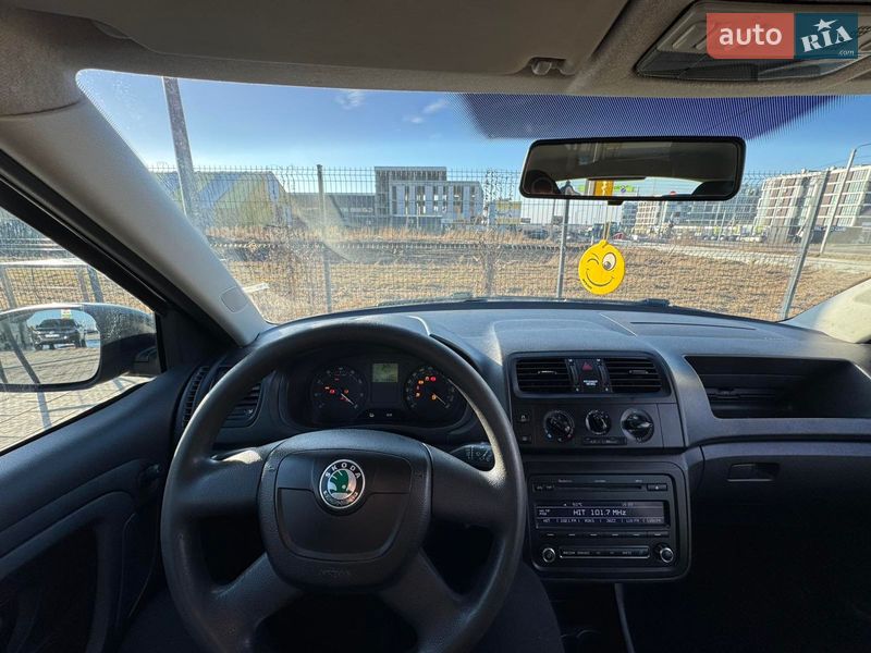 Хэтчбек Skoda Fabia 2011 в Львове