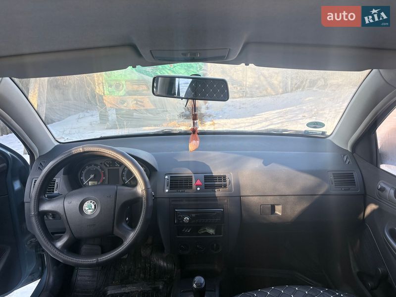 Хэтчбек Skoda Fabia 2005 в Тростянце