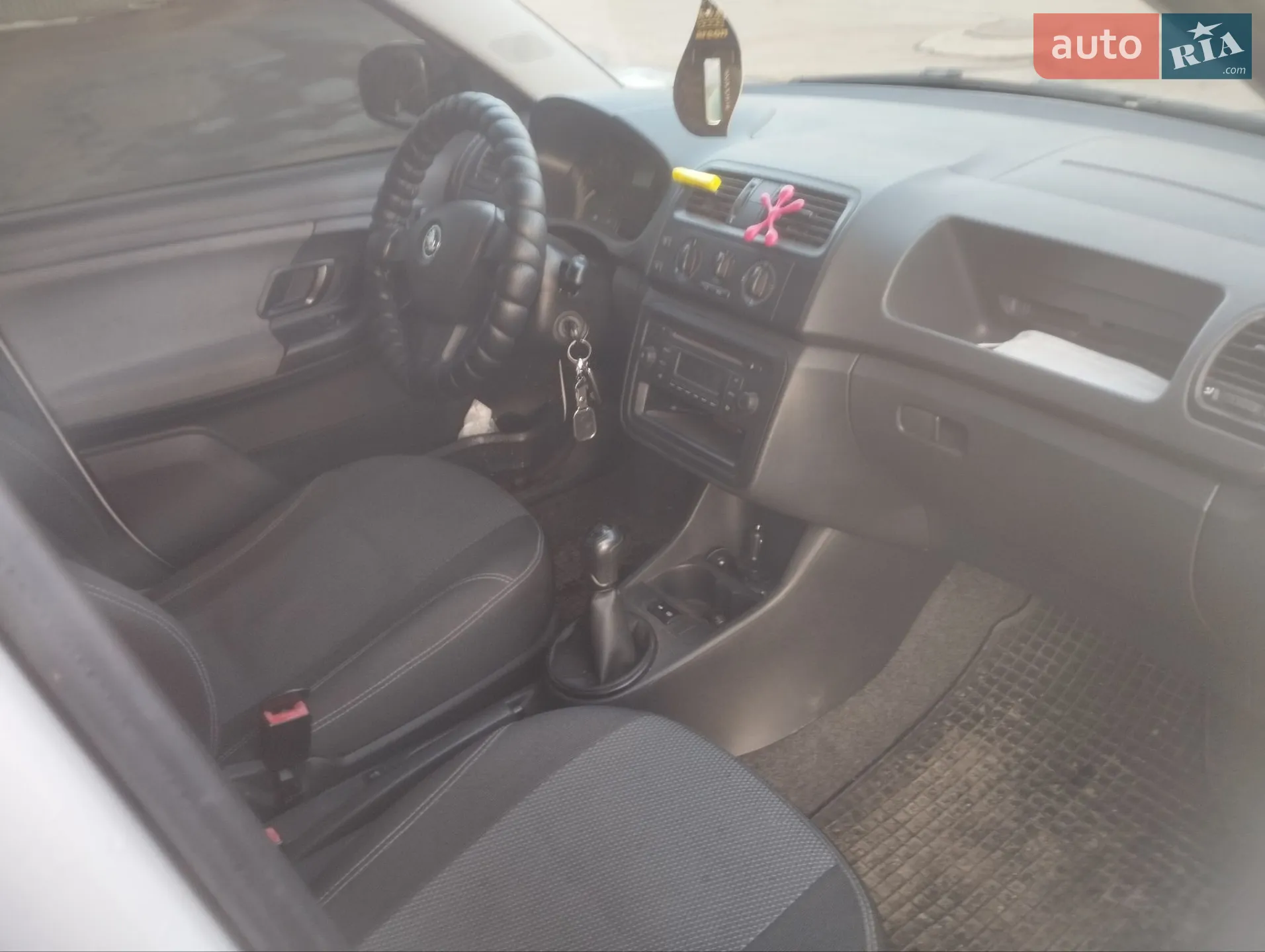 2014 Skoda Fabia - мініатюра 2