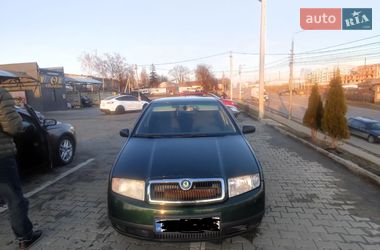 Седан Skoda Fabia 2002 в Черновцах