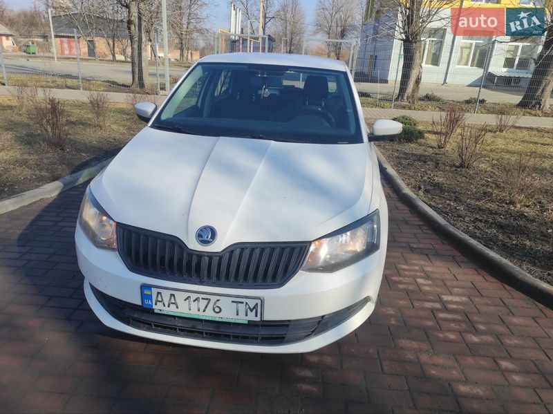 Хэтчбек Skoda Fabia 2018 в Днепре