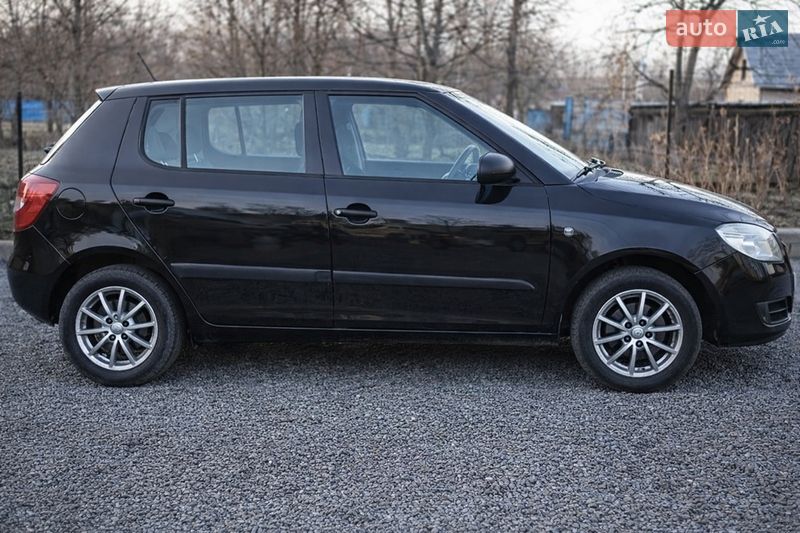 Хэтчбек Skoda Fabia 2009 в Вижнице