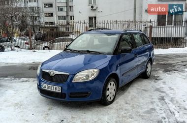 Універсал Skoda Fabia 2010 в Черкасах