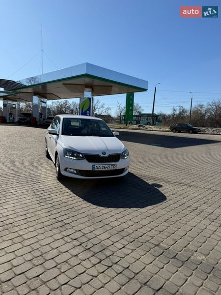 Хэтчбек Skoda Fabia 2018 в Чернигове