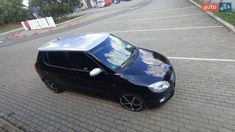 Хэтчбек Skoda Fabia 2009 в Луцке