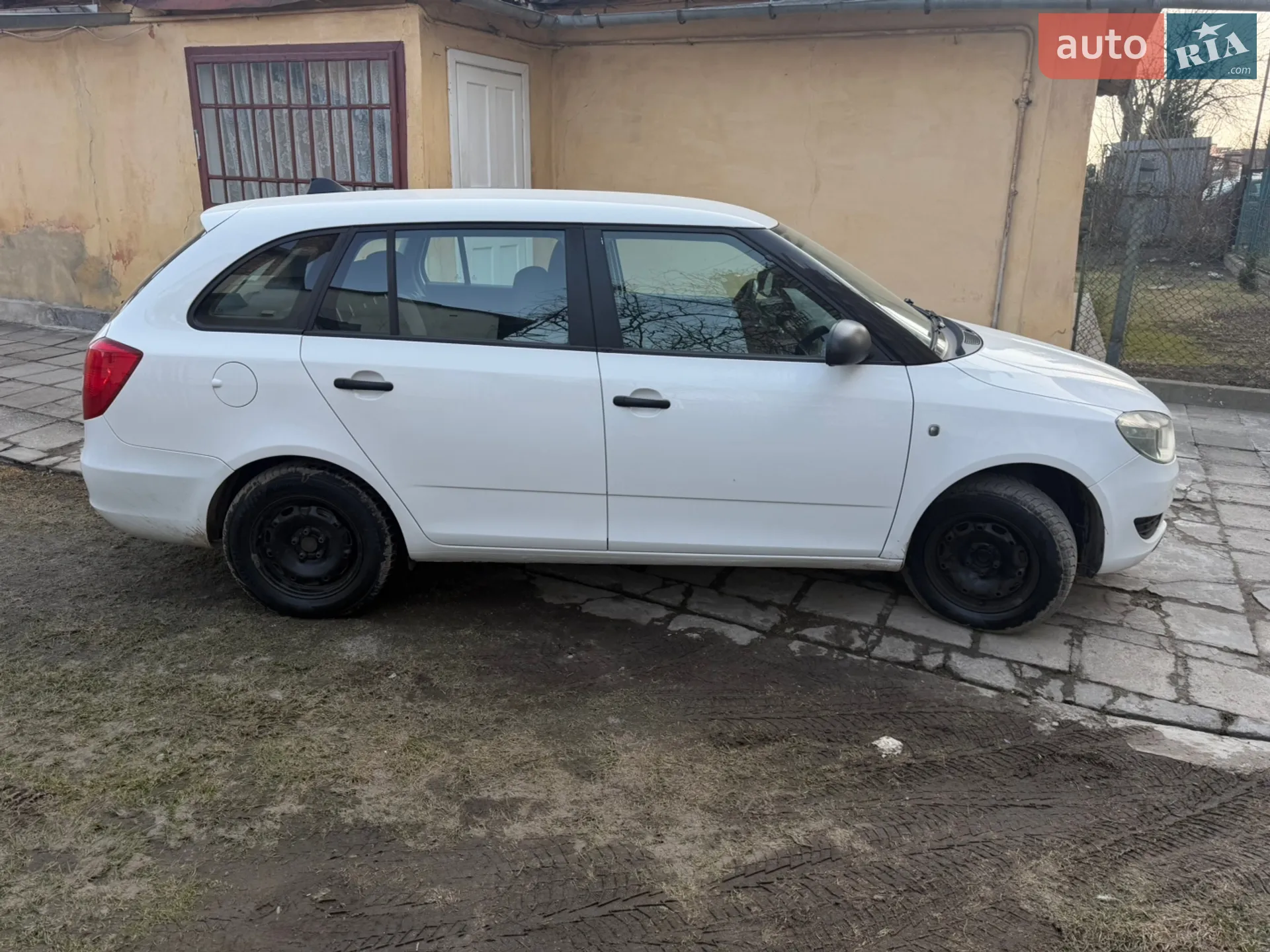 2014 Skoda Fabia - мініатюра 3