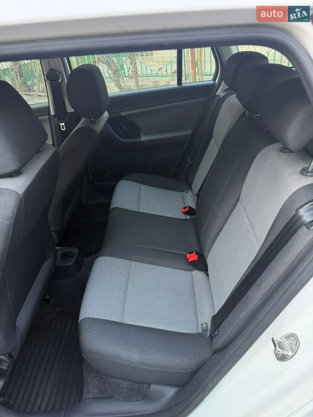 2014 Skoda Fabia - мініатюра 8
