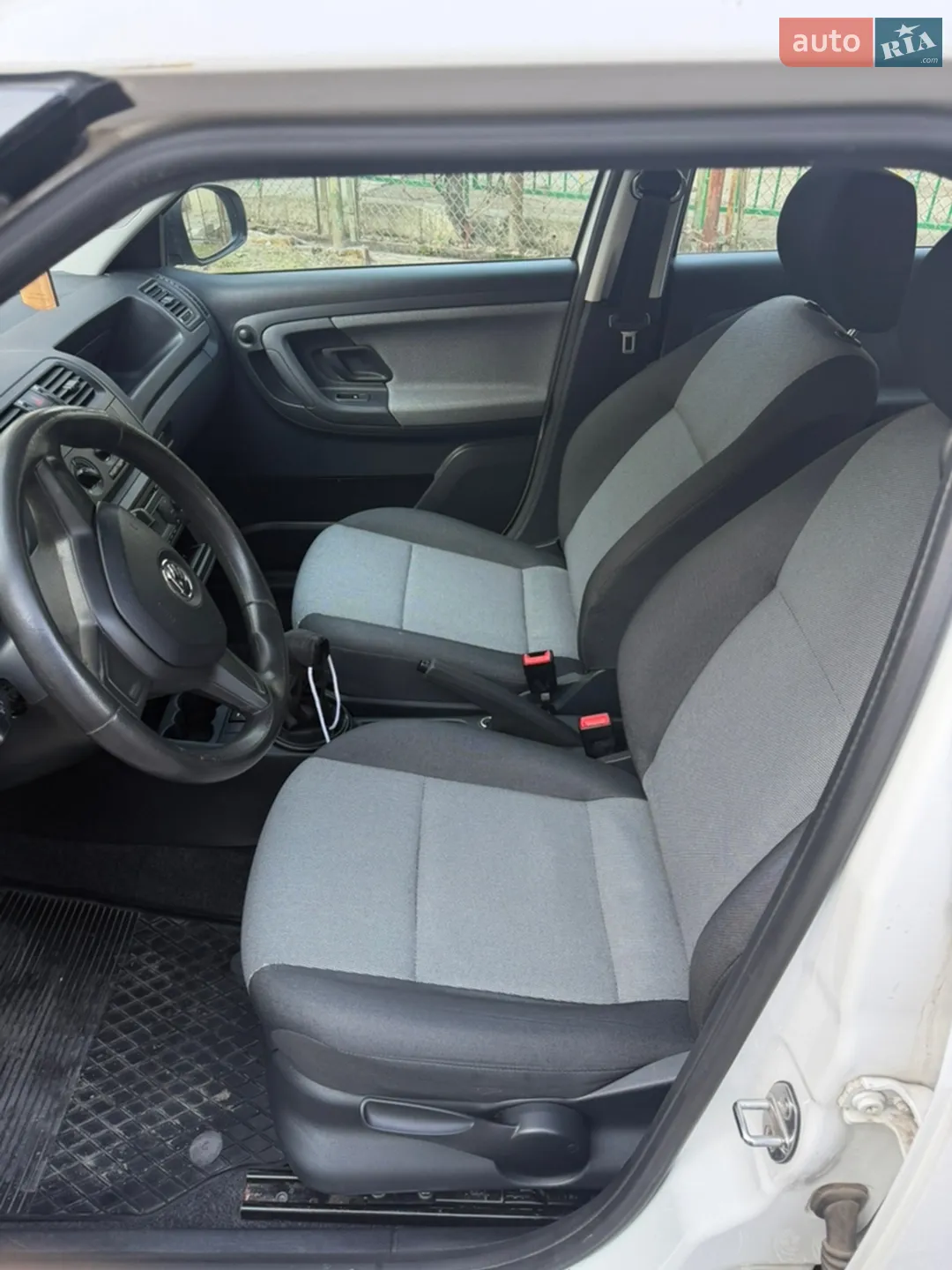 2014 Skoda Fabia - мініатюра 9