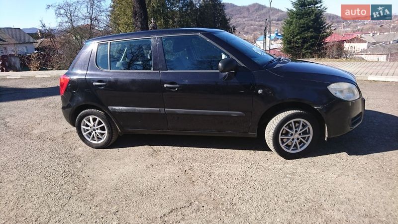 Хэтчбек Skoda Fabia 2009 в Вижнице